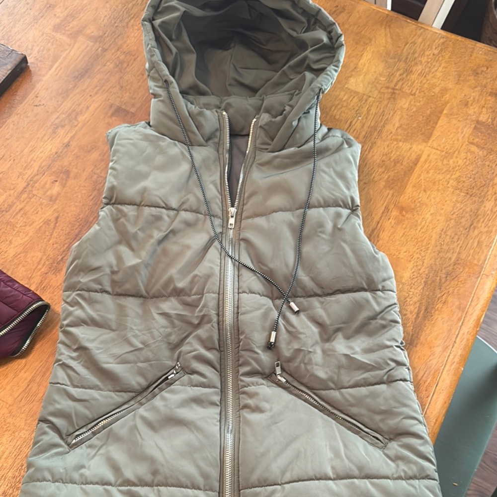 Green Quilted Hooded Puffer Vest SOLD‼️